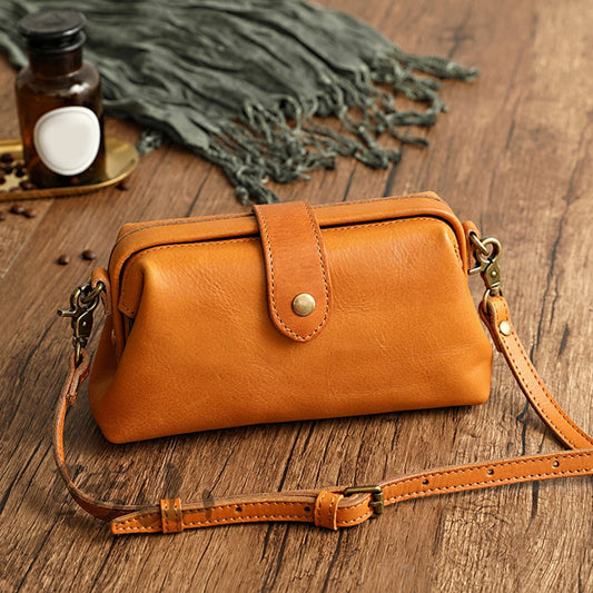 Fabienne - Handgearbeitetes Retro-Ledertasche