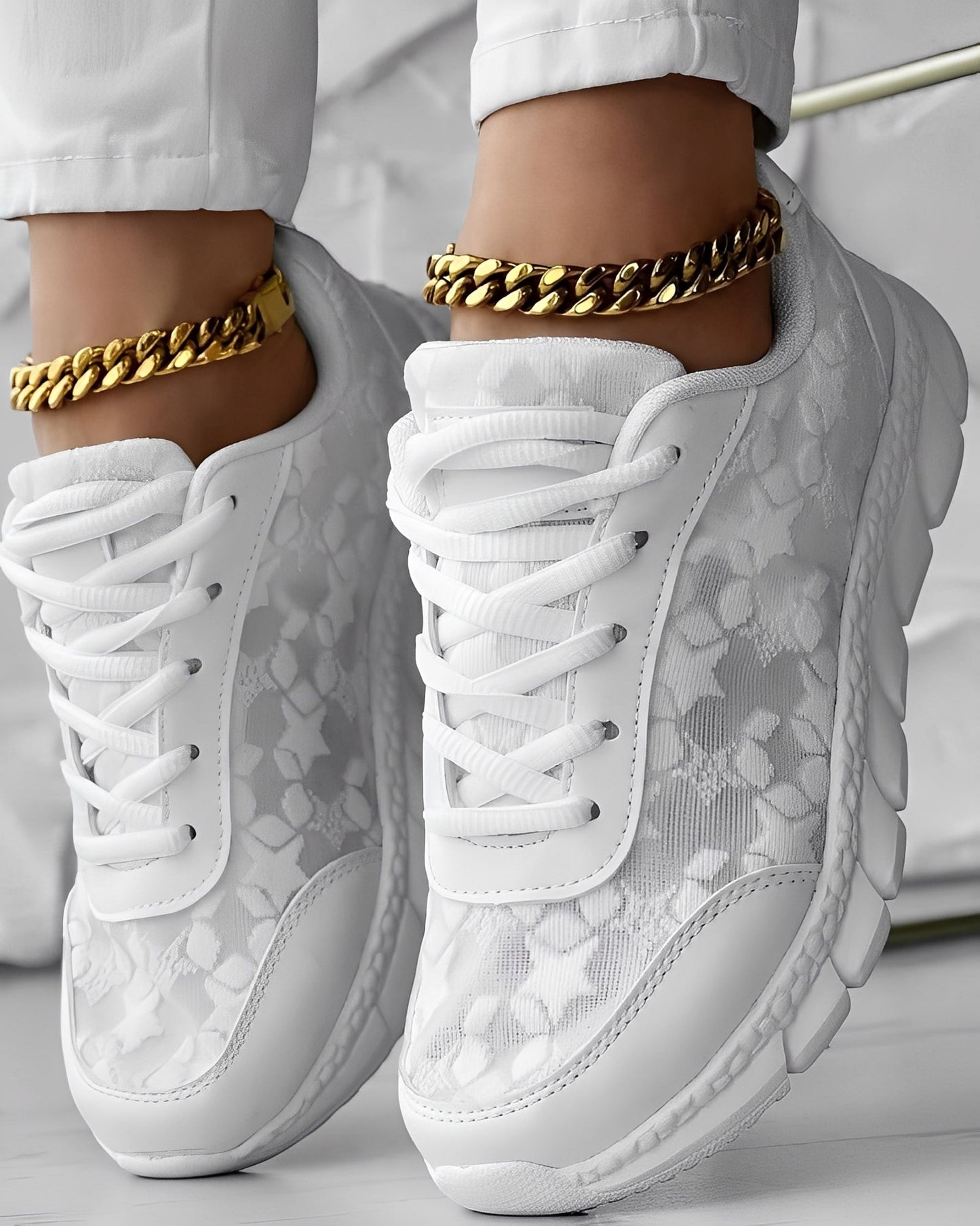 Elisabeth - Comfortable, airy women's sneakers with floral pattern