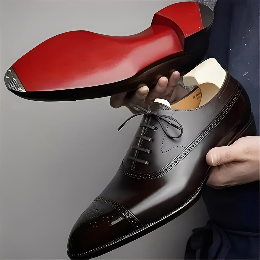 Fulton - Stylish formal leather shoes for men with brogue details