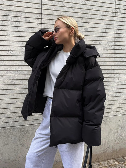Nikole - Kurze, gefütterte Damenjacke mit Kapuze
